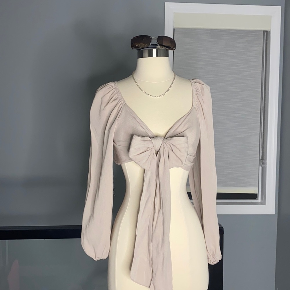 Knot middle crop top